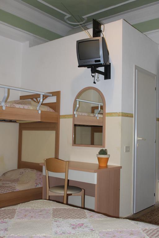 Hotel Ornella Lido di Camaiore Habitación foto