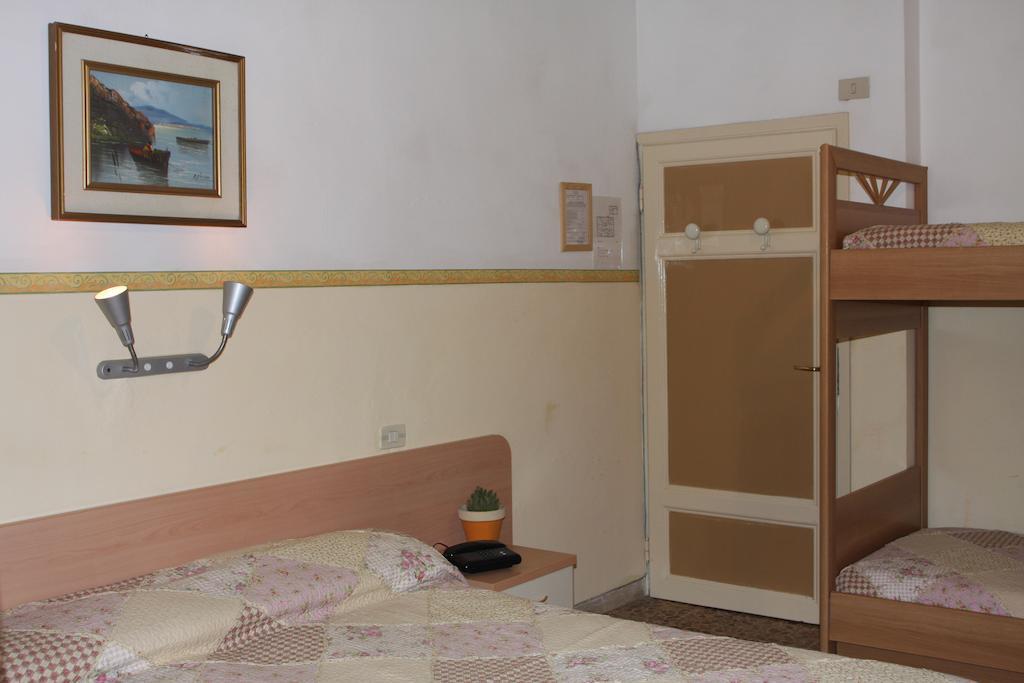 Hotel Ornella Lido di Camaiore Habitación foto
